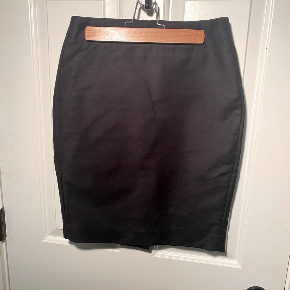 Jcrew black no. 2 pencil skirt. Women’s size 00. Black.